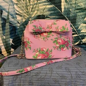 Betsey Johnson lilac rose bow front domed crossbody bag